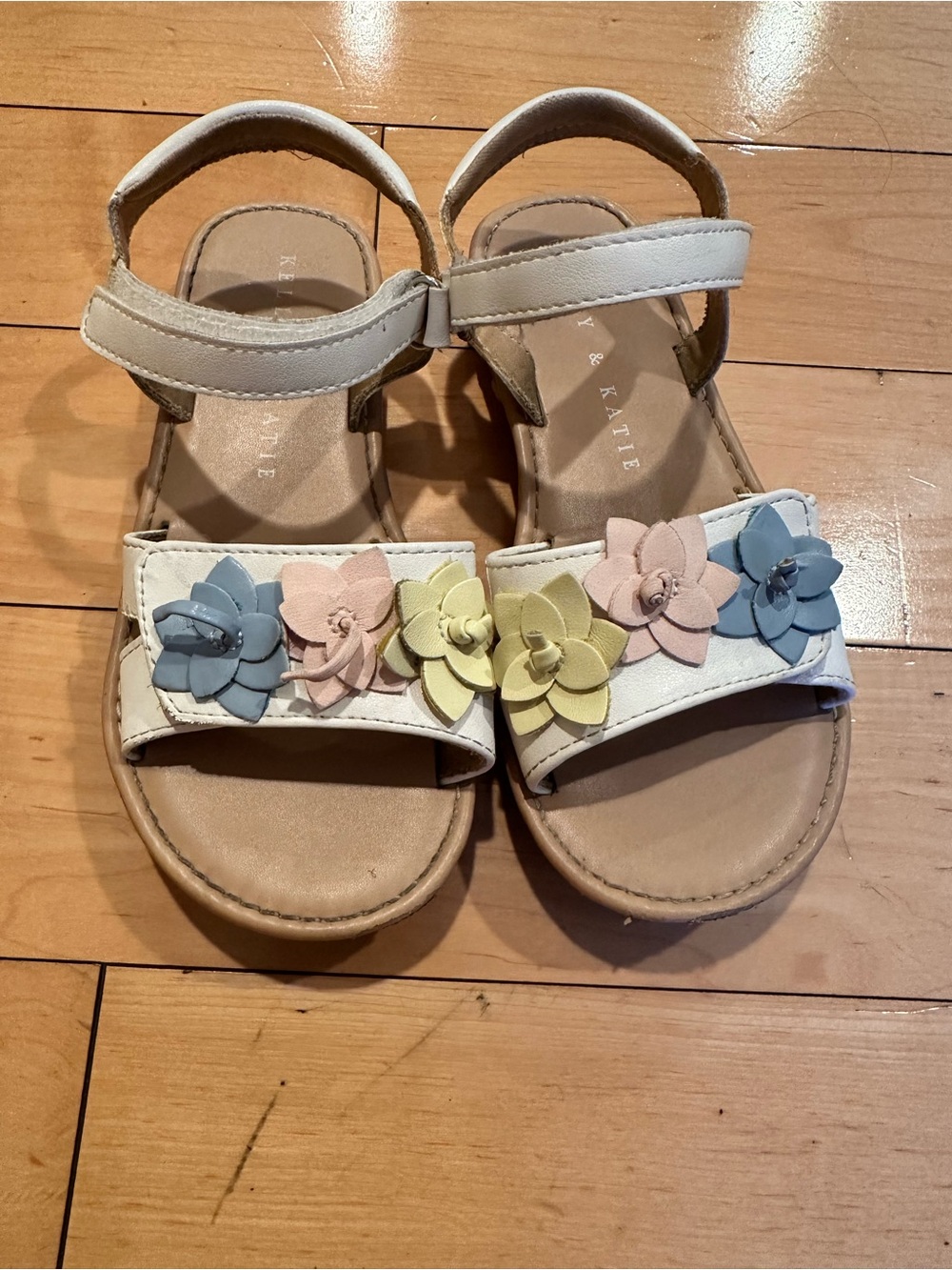 Kelly & Katie White Girls' Sandals with Pastel Flower Accents